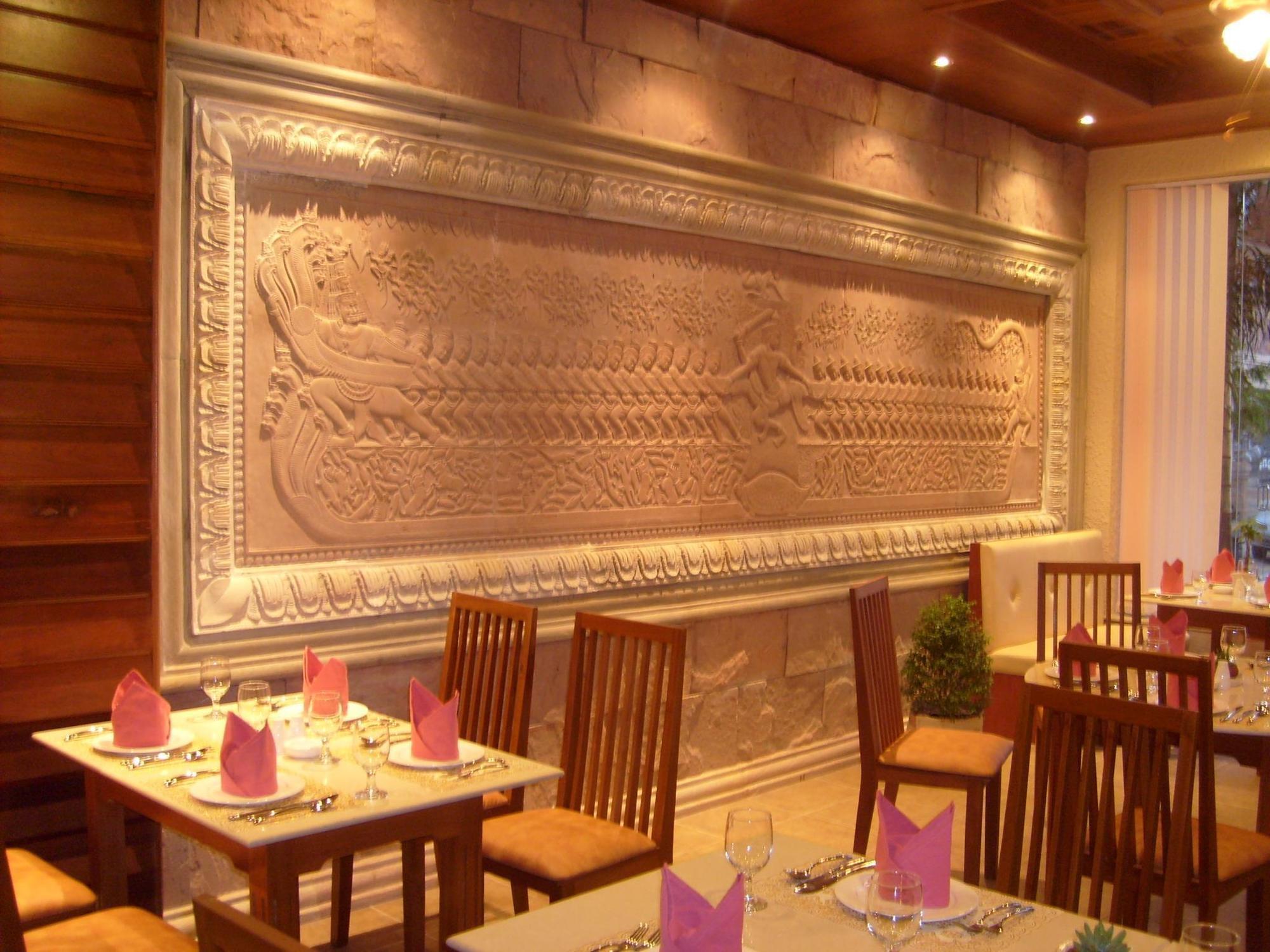 Blue River Hotel Phnom Penh Exterior photo